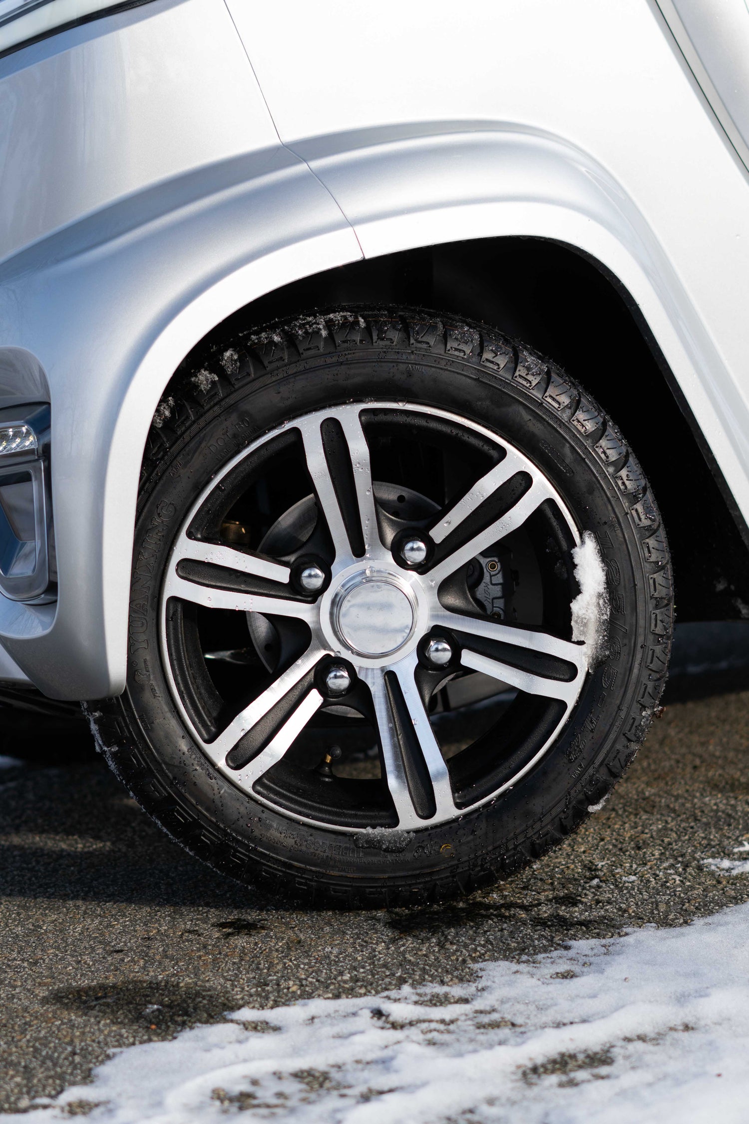 Körkortsfri elmopedbil - Eloped X4e däck