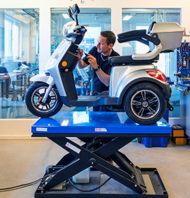 Service promenadscooter