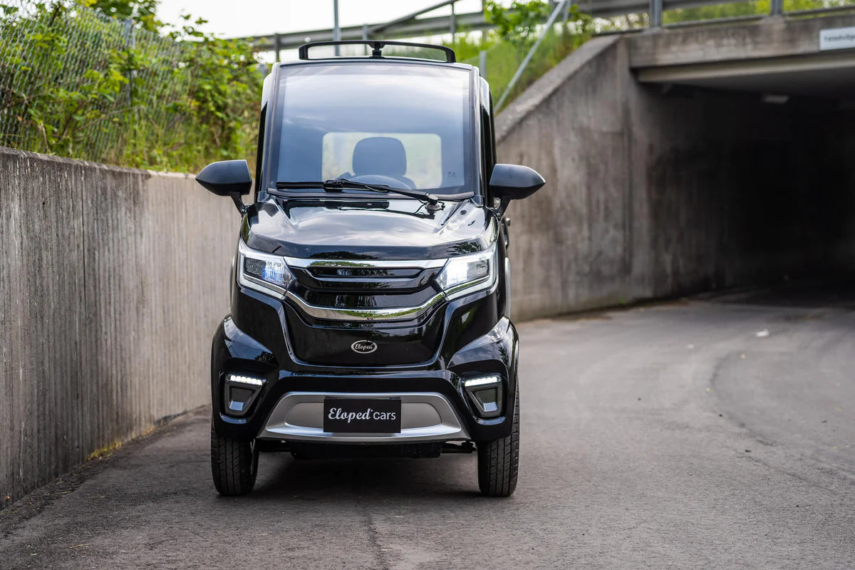 Vilka regler gäller för att köra lätta elfordon i Sverige?